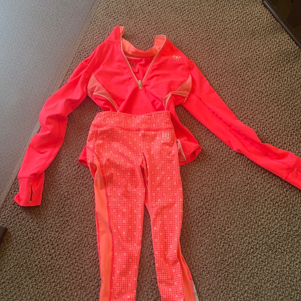 Abercrombie workout set, Capri leggings